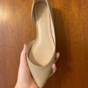 Classic, beautiful nude flats!
